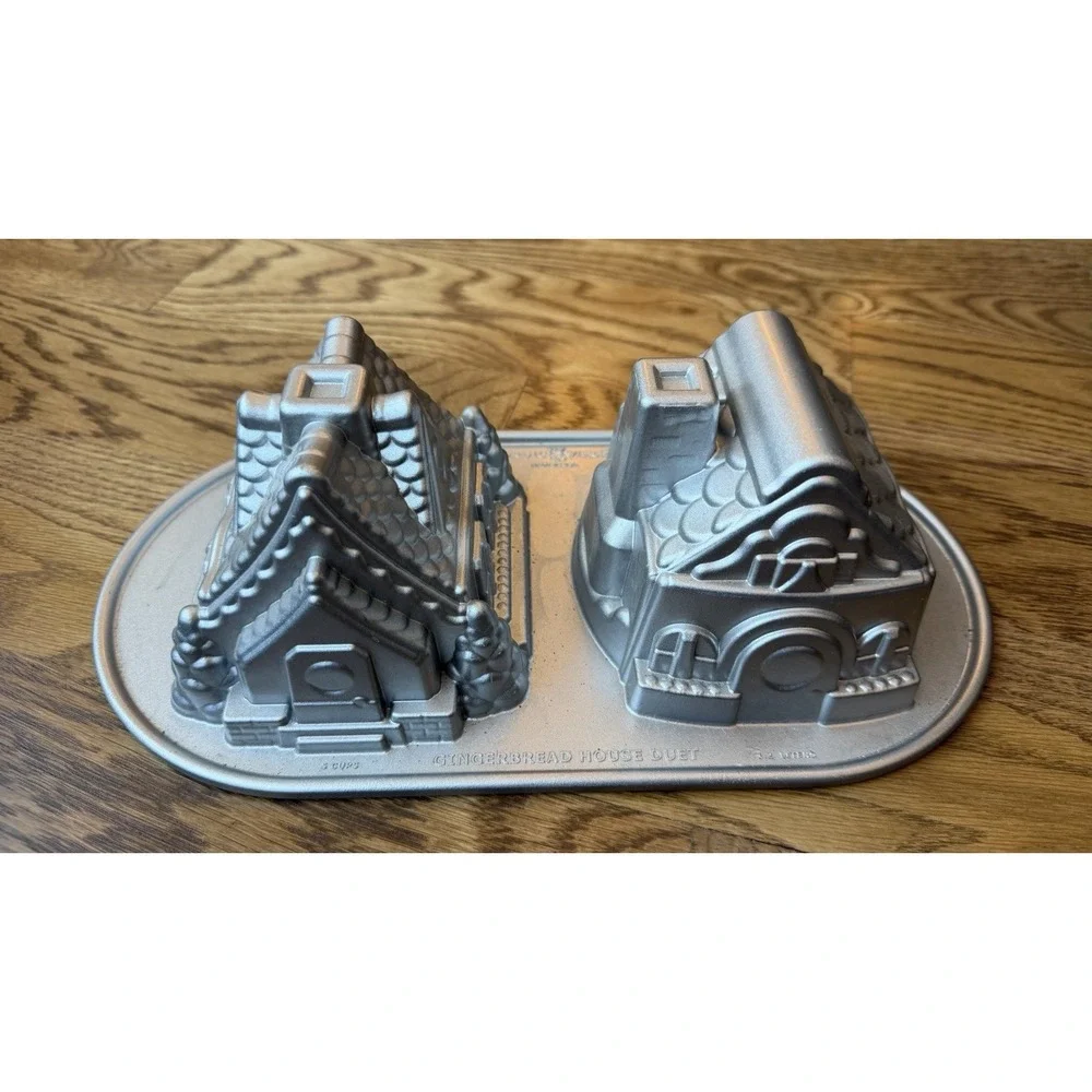 Nordic Ware Gingerbread House Duet Christmas Cake Pan 5 Cup Silver Cast Aluminum